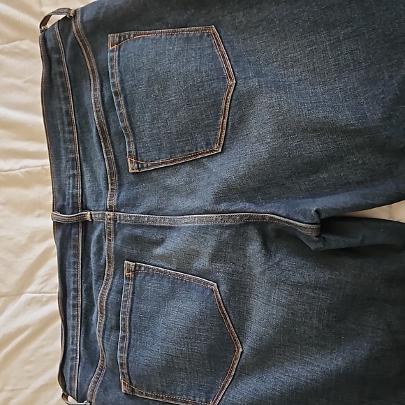 Old Navy mid-rise jeans - Picture 7 of 8